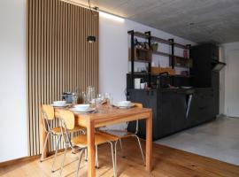 Studio 9, ruhig, zentral, Bern, Lucerne, Thun، فندق في Sumiswald