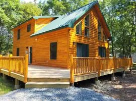 Log Cabin Game Room Hot Tub Close to Lake