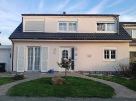 Ferienzimmer Bella Casa, отель в городе Biebesheim