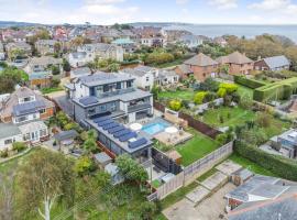 10 Bed in Shanklin oc-t33547, Hotel in Shanklin