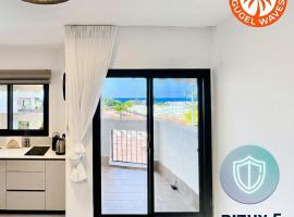 GW930 Gugel Waves Amazing Seaview Apartments, hotel di Nahariyya