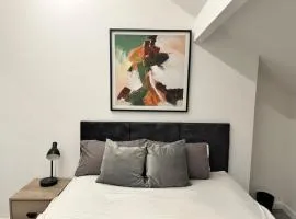 Modern 3Bedroom Home in Bury Premium Mattresses Blackout Blinds Ensuite M