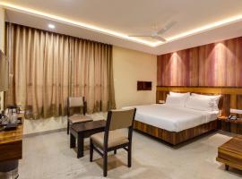 Hotel Silver Oak, отель в городе Колхапур