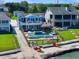 Bayfront Luxury House with Pool
