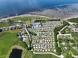 Hvalpsund Camping，Farsø的飯店