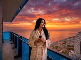 SeaView Suite with panoramic view