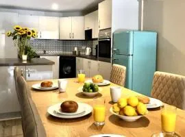 Perfect homes for large groups - close to Chester