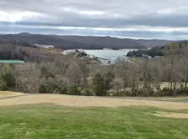 Norris Lake Escape Tennis and Pickleball Court Access