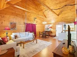 Wildcat Retreat Cozy Norris Lake Cabin Getaway