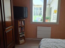 Golf Home, hotel in Écommoy