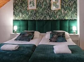 KRK stop near airport