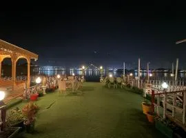 Pride Group of Houseboats