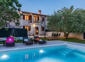 Holiday Home Villa Pietra by Interhome