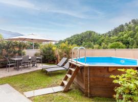 Casa Mita con ombrellone a Lido di Camaiore, hotel a Camaiore