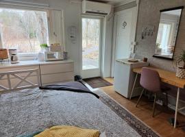 Sydåbacka Guest House, a Room with a Sauna, Hotel in Kirkkonummi