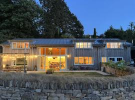 Master Shipwrights House - Great Location - Free WiFi & Parking - Fireplace, Hotel in Feock