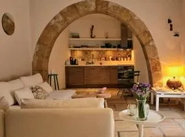 Charming Old Town House & Peaceful Patio