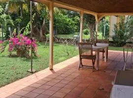 Charmante maison avec jardin à La Trinité