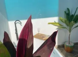 Loti Stay - Private patio-outdoor tub