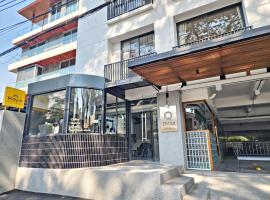 Q Space Sathorn - Narathiwas 18 – hotel w mieście Ban Nong Chaeng