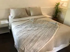 Cosy studio at Delphi bungalow