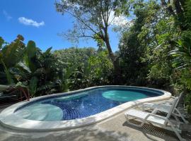 Eco-Condo Serviced Apartments in Quepos w Pool Wildlife Visits, hotel i Quepos