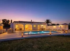 Villa Nuralux - Vistas Espectaculares, Piscina Privada y BBQ