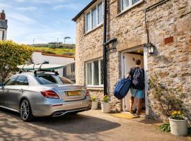 Croyde Manor Mews 2 Bedrooms, hotelli kohteessa Croyde