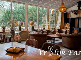 11Stedenhuis, hotel en Rijs