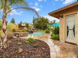 Tranquil Retreat: Pool, Spa, Firepit, Peloton, WFH, hotel in Orangevale