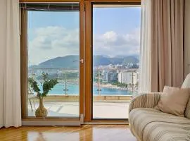 Sea and Sky 2 Bedrooms with a Panoramic Terrace