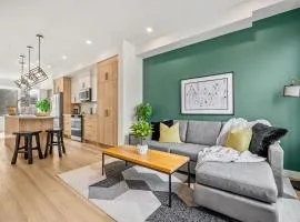 Rooftop, Garage, 3 Private Ensuites, 2 King Beds