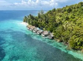 Tamaku homestay privat island