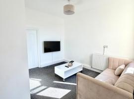 Private Apartment Free parking Gatwick Airport - One bedroom- One sofa Bed, hotel a Horley
