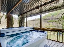 Hot Tub, Trails, Views! Little River Retreat