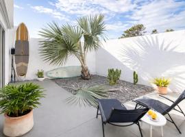 Cozy Villa Near Clearwater Beach with Patio & Hammock, hotel in Clearwater