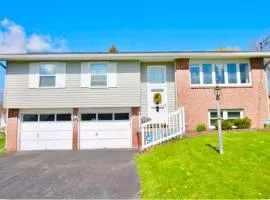 Eloquent Room Near BU UHS Lourdes Queen Bed