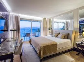 Charisma De Luxe Hotel