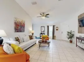 Dog-friendly, private pool , central AC, full kitchen, WiFi, Snow-bird friendly
