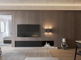 SEA VIEW PENTHOUSE Magical Sunrise Balcony, Hotel in Monte Estoril