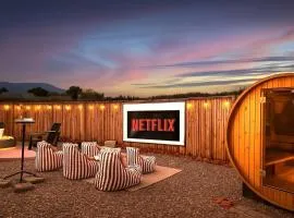 Cactus Hollow~Spa~Sauna~Cold Plunge~Theatre~Golf