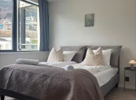 Affordable Luxury Apt - Hotel Vibe - Heart of Voss