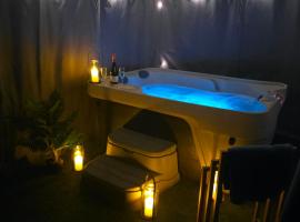 Cocon Jacuzzi privatif - proche Le Mans โรงแรมในMulsanne