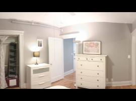 SEASHORE with ocean view, shared laundry, street parking, ξενοδοχείο σε Lynn
