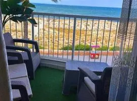 شقة مطلة على البحر