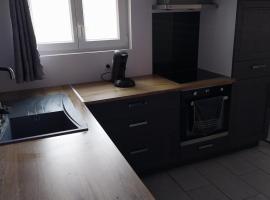 15 minutes from Chalon sur Saone, hotel en Saint-Martin-en-Bresse