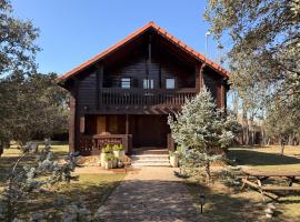 CASA MAIA cabaña de lujo en plena naturaleza, hotel di Fresno de Cantespino