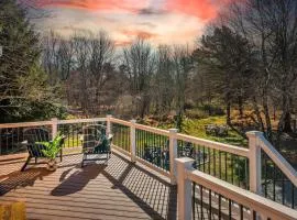Hot Tub Firepit Game Room Decks Near Lake