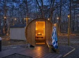 Sauna - Hot Tub - Lake Access - Arcade Games