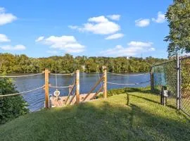 Kayaks & River Access Easy Parking Beautiful